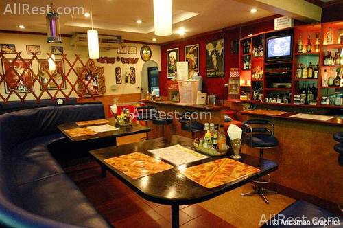 Expat Hotel 30